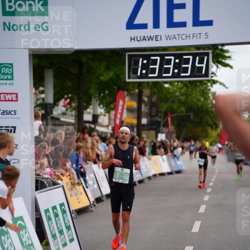 20.09.2026 - PSD Bank Halbmarathon LAZAROV Photography http://msf.ph/oto/10502318 20.09.2026 11:33:33 Ziel 1737, 2789, 4352, 4751 meine-sportfotos.de