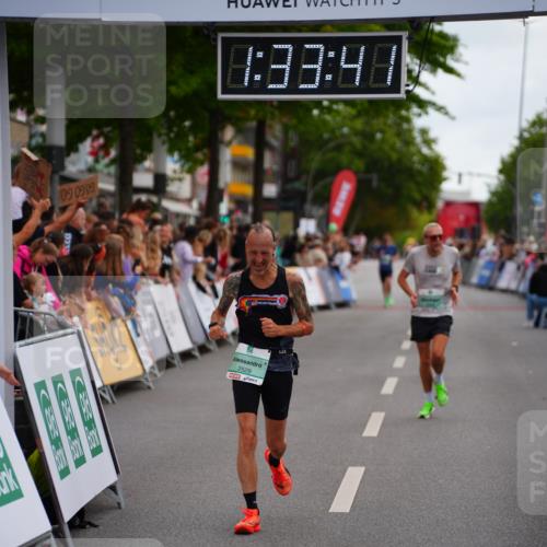 20.09.2026 - PSD Bank Halbmarathon LAZAROV Photography http://msf.ph/oto/10502338 20.09.2026 11:33:40 Ziel 2529, 4395, 4751 meine-sportfotos.de