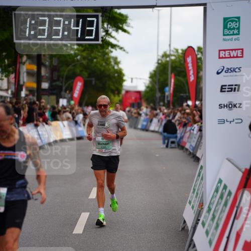 20.09.2026 - PSD Bank Halbmarathon LAZAROV Photography http://msf.ph/oto/10502350 20.09.2026 11:33:42 Ziel 2529, 4395, 4751 meine-sportfotos.de