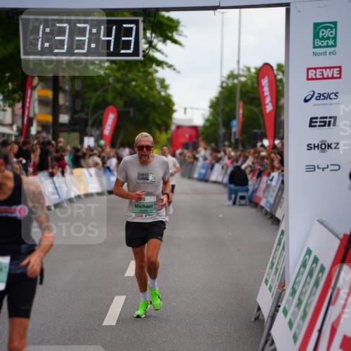 20.09.2026 - PSD Bank Halbmarathon LAZAROV Photography http://msf.ph/oto/10502353 20.09.2026 11:33:42 Ziel 2529, 4395, 4751 meine-sportfotos.de