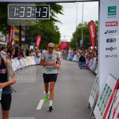 20.09.2026 - PSD Bank Halbmarathon LAZAROV Photography http://msf.ph/oto/10502356 20.09.2026 11:33:43 Ziel 2529, 4395, 4751 meine-sportfotos.de