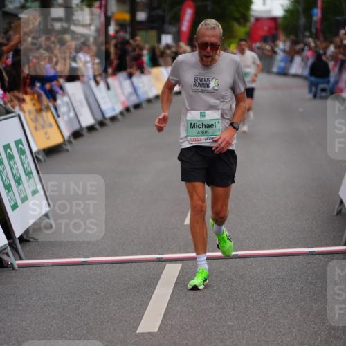 20.09.2026 - PSD Bank Halbmarathon LAZAROV Photography http://msf.ph/oto/10502364 20.09.2026 11:33:44 Ziel 2529, 4395 meine-sportfotos.de