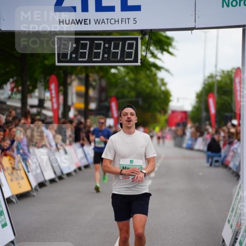 20.09.2026 - PSD Bank Halbmarathon LAZAROV Photography http://msf.ph/oto/10502370 20.09.2026 11:33:49 Ziel 2201, 2482, 2529, 4395 meine-sportfotos.de