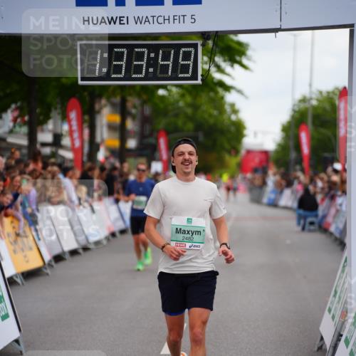 20.09.2026 - PSD Bank Halbmarathon LAZAROV Photography http://msf.ph/oto/10502372 20.09.2026 11:33:49 Ziel 2201, 2482, 2529, 4395 meine-sportfotos.de