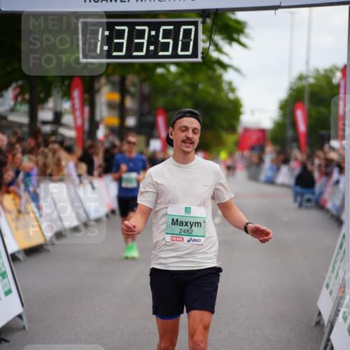 20.09.2026 - PSD Bank Halbmarathon LAZAROV Photography http://msf.ph/oto/10502384 20.09.2026 11:33:50 Ziel 2201, 2482, 4395 meine-sportfotos.de