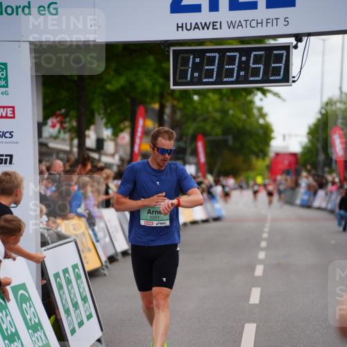 20.09.2026 - PSD Bank Halbmarathon LAZAROV Photography http://msf.ph/oto/10502396 20.09.2026 11:33:53 Ziel 2201, 2482 meine-sportfotos.de