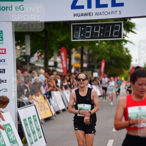 20.09.2026 - PSD Bank Halbmarathon LAZAROV Photography http://msf.ph/oto/10502416 20.09.2026 11:34:11 Ziel 1384, 1995, 2265, 3551, 4276, 4690 meine-sportfotos.de