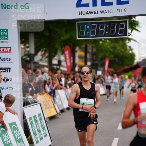 20.09.2026 - PSD Bank Halbmarathon LAZAROV Photography http://msf.ph/oto/10502417 20.09.2026 11:34:12 Ziel 1384, 1995, 2265, 3551, 4276, 4690 meine-sportfotos.de