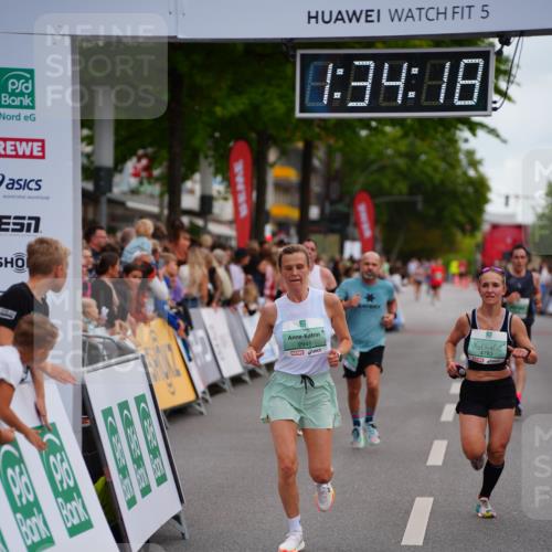 20.09.2026 - PSD Bank Halbmarathon LAZAROV Photography http://msf.ph/oto/10502429 20.09.2026 11:34:18 Ziel 1384, 1871, 1995, 2043, 2547, 2945, 3551, 4276, 4783 meine-sportfotos.de