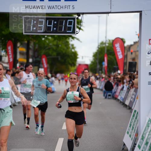 20.09.2026 - PSD Bank Halbmarathon LAZAROV Photography http://msf.ph/oto/10502434 20.09.2026 11:34:18 Ziel 1384, 1871, 1995, 2043, 2547, 2945, 3551, 4276, 4783 meine-sportfotos.de