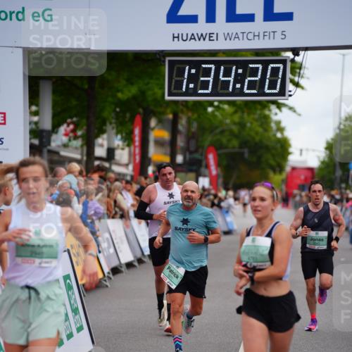 20.09.2026 - PSD Bank Halbmarathon LAZAROV Photography http://msf.ph/oto/10502441 20.09.2026 11:34:19 Ziel 1384, 1871, 2043, 2547, 2945, 3551, 4276, 4783 meine-sportfotos.de