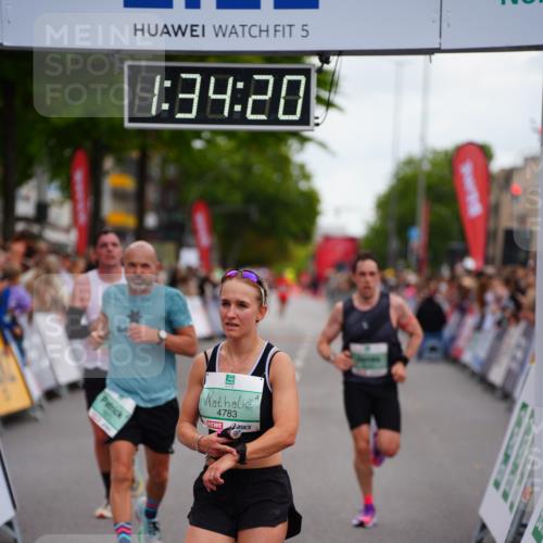 20.09.2026 - PSD Bank Halbmarathon LAZAROV Photography http://msf.ph/oto/10502447 20.09.2026 11:34:20 Ziel 1384, 1871, 2043, 2547, 2945, 4783 meine-sportfotos.de