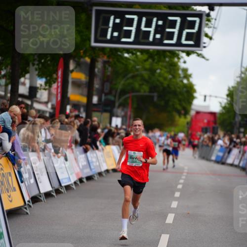 20.09.2026 - PSD Bank Halbmarathon LAZAROV Photography http://msf.ph/oto/10502468 20.09.2026 11:34:31 Ziel 3328 meine-sportfotos.de