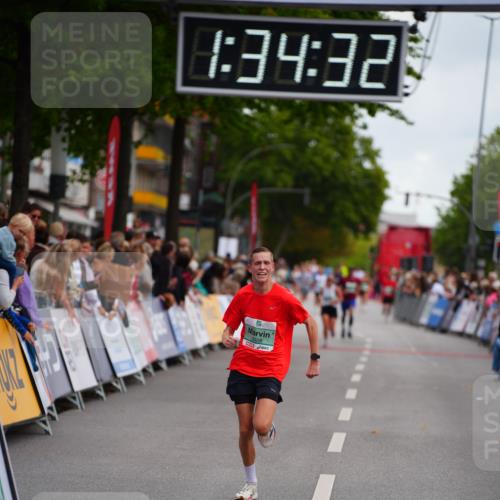 20.09.2026 - PSD Bank Halbmarathon LAZAROV Photography http://msf.ph/oto/10502471 20.09.2026 11:34:31 Ziel 3328 meine-sportfotos.de