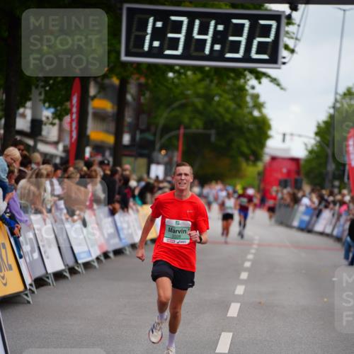 20.09.2026 - PSD Bank Halbmarathon LAZAROV Photography http://msf.ph/oto/10502477 20.09.2026 11:34:32 Ziel 3328 meine-sportfotos.de