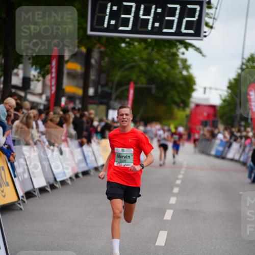 20.09.2026 - PSD Bank Halbmarathon LAZAROV Photography http://msf.ph/oto/10502480 20.09.2026 11:34:32 Ziel 3328 meine-sportfotos.de