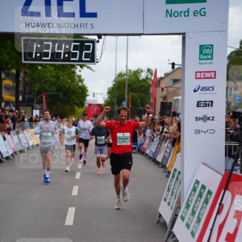 20.09.2026 - PSD Bank Halbmarathon LAZAROV Photography http://msf.ph/oto/10502537 20.09.2026 11:34:52 Ziel 1632, 2308, 2910, 3267, 4345, 4702 meine-sportfotos.de