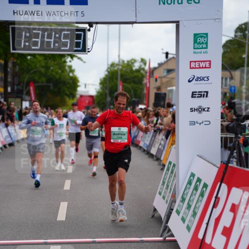 20.09.2026 - PSD Bank Halbmarathon LAZAROV Photography http://msf.ph/oto/10502542 20.09.2026 11:34:53 Ziel 1535, 1632, 2308, 2910, 3267, 4297, 4345 meine-sportfotos.de
