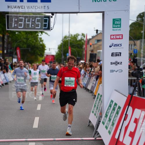 20.09.2026 - PSD Bank Halbmarathon LAZAROV Photography http://msf.ph/oto/10502545 20.09.2026 11:34:53 Ziel 1535, 1632, 2308, 2910, 3267, 4297, 4345 meine-sportfotos.de