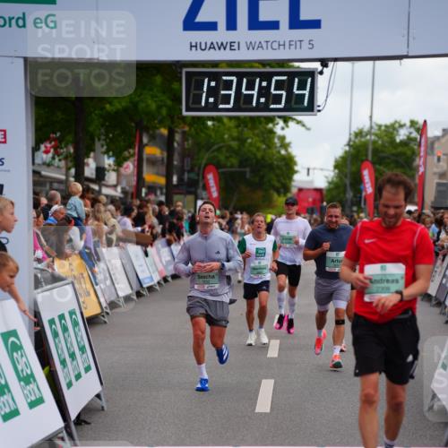 20.09.2026 - PSD Bank Halbmarathon LAZAROV Photography http://msf.ph/oto/10502551 20.09.2026 11:34:54 Ziel 1535, 1632, 2308, 2910, 3267, 4297, 4345 meine-sportfotos.de