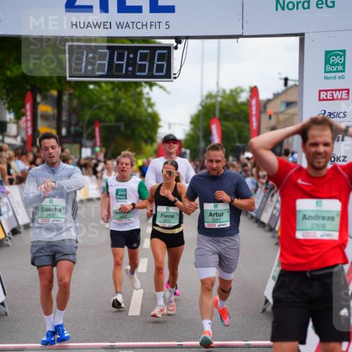 20.09.2026 - PSD Bank Halbmarathon LAZAROV Photography http://msf.ph/oto/10502562 20.09.2026 11:34:56 Ziel 1535, 1632, 2159, 2308, 2910, 3267, 4297 meine-sportfotos.de