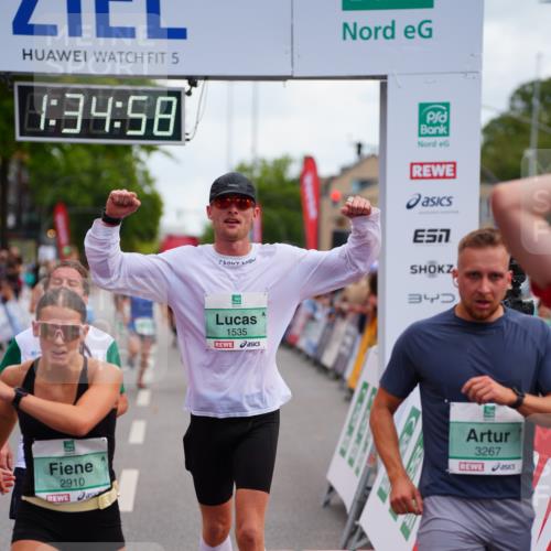 20.09.2026 - PSD Bank Halbmarathon LAZAROV Photography http://msf.ph/oto/10502586 20.09.2026 11:34:58 Ziel 1535, 1632, 1930, 2159, 2308, 2352, 2910, 3267, 4297 meine-sportfotos.de