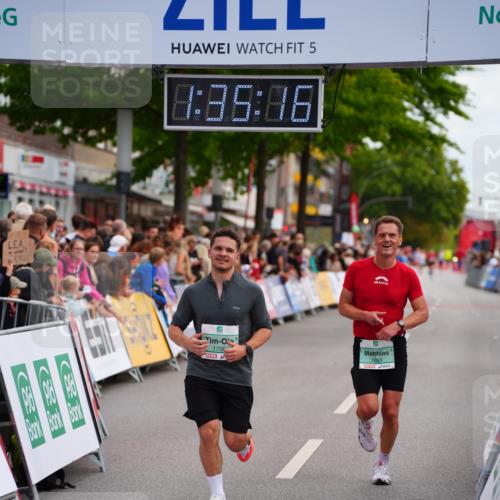 20.09.2026 - PSD Bank Halbmarathon LAZAROV Photography http://msf.ph/oto/10502682 20.09.2026 11:35:16 Ziel 1050, 1327, 1377, 1673, 1708, 3001, 3067 meine-sportfotos.de