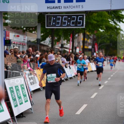 20.09.2026 - PSD Bank Halbmarathon LAZAROV Photography http://msf.ph/oto/10502706 20.09.2026 11:35:25 Ziel 1355, 3878, 4131 meine-sportfotos.de