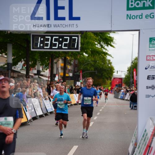 20.09.2026 - PSD Bank Halbmarathon LAZAROV Photography http://msf.ph/oto/10502718 20.09.2026 11:35:27 Ziel 1355, 2525, 3878, 4131 meine-sportfotos.de
