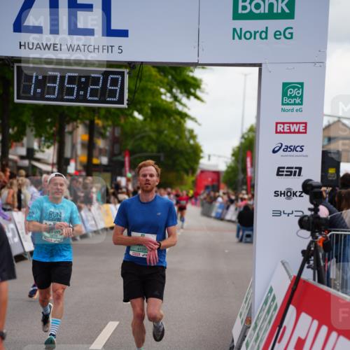 20.09.2026 - PSD Bank Halbmarathon LAZAROV Photography http://msf.ph/oto/10502727 20.09.2026 11:35:29 Ziel 1355, 2525, 3878, 4131 meine-sportfotos.de