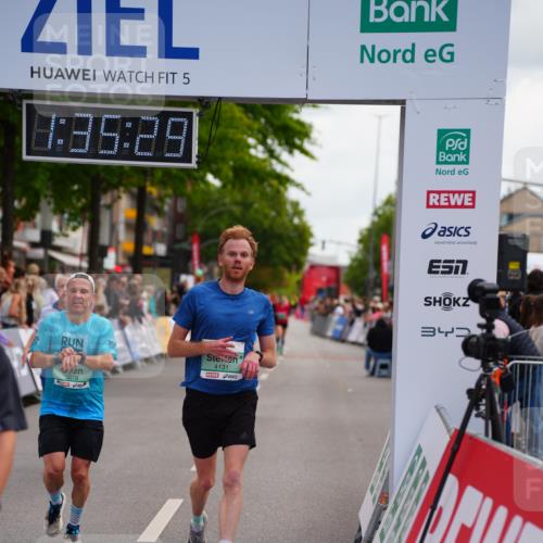 20.09.2026 - PSD Bank Halbmarathon LAZAROV Photography http://msf.ph/oto/10502730 20.09.2026 11:35:29 Ziel 1355, 2525, 3878, 4131 meine-sportfotos.de