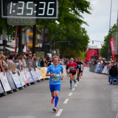 20.09.2026 - PSD Bank Halbmarathon LAZAROV Photography http://msf.ph/oto/10502758 20.09.2026 11:35:35 Ziel 1520, 2525, 3878, 4131 meine-sportfotos.de