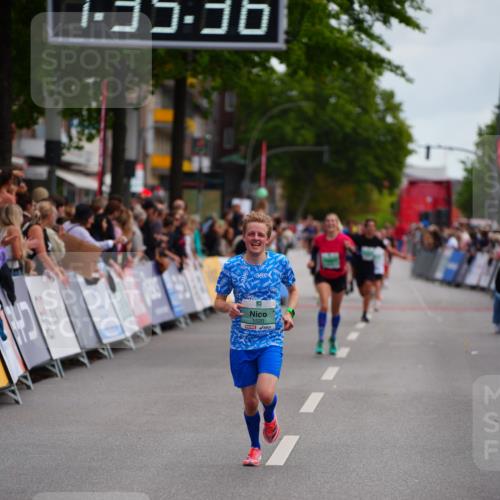 20.09.2026 - PSD Bank Halbmarathon LAZAROV Photography http://msf.ph/oto/10502764 20.09.2026 11:35:36 Ziel 1520, 2525, 3878, 4131 meine-sportfotos.de