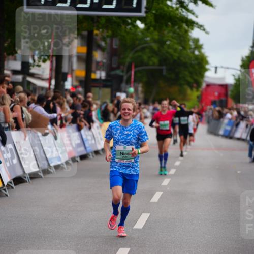 20.09.2026 - PSD Bank Halbmarathon LAZAROV Photography http://msf.ph/oto/10502770 20.09.2026 11:35:36 Ziel 1520, 2525, 3878, 4131 meine-sportfotos.de