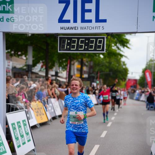 20.09.2026 - PSD Bank Halbmarathon LAZAROV Photography http://msf.ph/oto/10502781 20.09.2026 11:35:38 Ziel 1520, 2525 meine-sportfotos.de