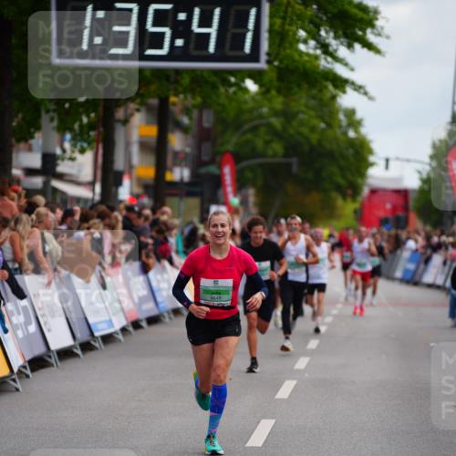 20.09.2026 - PSD Bank Halbmarathon LAZAROV Photography http://msf.ph/oto/10502791 20.09.2026 11:35:41 Ziel 1520, 4649 meine-sportfotos.de