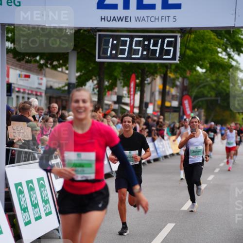 20.09.2026 - PSD Bank Halbmarathon LAZAROV Photography http://msf.ph/oto/10502814 20.09.2026 11:35:44 Ziel 1520, 1614, 4075, 4076, 4649 meine-sportfotos.de