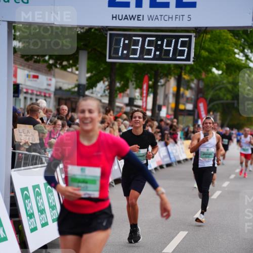 20.09.2026 - PSD Bank Halbmarathon LAZAROV Photography http://msf.ph/oto/10502817 20.09.2026 11:35:45 Ziel 1520, 1614, 4075, 4076, 4649 meine-sportfotos.de