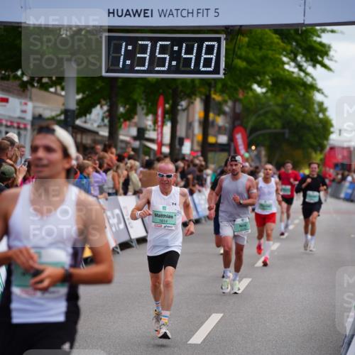 20.09.2026 - PSD Bank Halbmarathon LAZAROV Photography http://msf.ph/oto/10502836 20.09.2026 11:35:48 Ziel 1614, 1693, 2379, 3518, 4075, 4076, 4649, 4705 meine-sportfotos.de
