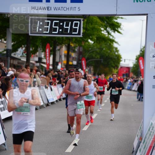 20.09.2026 - PSD Bank Halbmarathon LAZAROV Photography http://msf.ph/oto/10502843 20.09.2026 11:35:49 Ziel 1429, 1614, 1693, 2379, 3518, 4075, 4076, 4649, 4705 meine-sportfotos.de