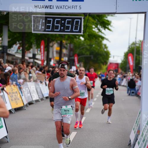 20.09.2026 - PSD Bank Halbmarathon LAZAROV Photography http://msf.ph/oto/10502846 20.09.2026 11:35:50 Ziel 1429, 1614, 1693, 1838, 2379, 3518, 4075, 4076, 4649, 4705 meine-sportfotos.de