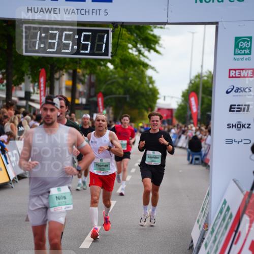 20.09.2026 - PSD Bank Halbmarathon LAZAROV Photography http://msf.ph/oto/10502852 20.09.2026 11:35:51 Ziel 1429, 1614, 1693, 1838, 2244, 2379, 3518, 4075, 4076, 4649, 4705 meine-sportfotos.de