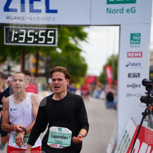 20.09.2026 - PSD Bank Halbmarathon LAZAROV Photography http://msf.ph/oto/10502882 20.09.2026 11:35:54 Ziel 1429, 1614, 1693, 1838, 2244, 2379, 3518, 4075, 4076, 4705 meine-sportfotos.de