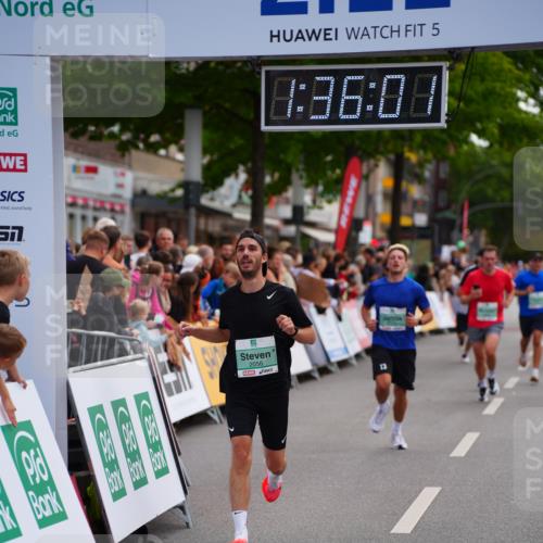 20.09.2026 - PSD Bank Halbmarathon LAZAROV Photography http://msf.ph/oto/10502899 20.09.2026 11:36:01 Ziel 1429, 1838, 2056, 2244, 2349, 2848 meine-sportfotos.de