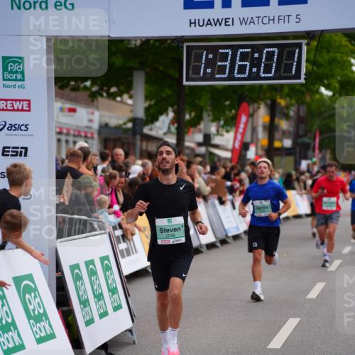 20.09.2026 - PSD Bank Halbmarathon LAZAROV Photography http://msf.ph/oto/10502902 20.09.2026 11:36:01 Ziel 1429, 1838, 2056, 2244, 2349, 2848 meine-sportfotos.de