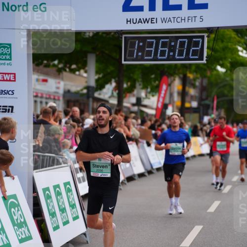 20.09.2026 - PSD Bank Halbmarathon LAZAROV Photography http://msf.ph/oto/10502905 20.09.2026 11:36:01 Ziel 1429, 1838, 2056, 2244, 2349, 2848 meine-sportfotos.de