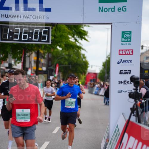 20.09.2026 - PSD Bank Halbmarathon LAZAROV Photography http://msf.ph/oto/10502930 20.09.2026 11:36:05 Ziel 1105, 1739, 1781, 2056, 2349, 2848, 3176 meine-sportfotos.de