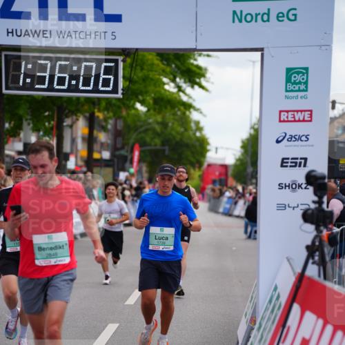 20.09.2026 - PSD Bank Halbmarathon LAZAROV Photography http://msf.ph/oto/10502932 20.09.2026 11:36:05 Ziel 1105, 1739, 1781, 2056, 2349, 2848, 3176 meine-sportfotos.de