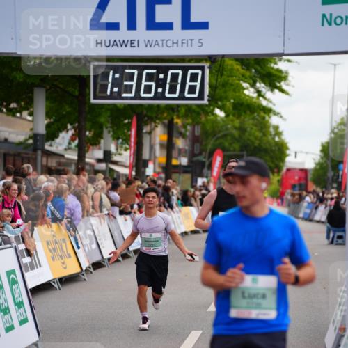 20.09.2026 - PSD Bank Halbmarathon LAZAROV Photography http://msf.ph/oto/10502941 20.09.2026 11:36:07 Ziel 1105, 1739, 1781, 2056, 2349, 2848, 3176, 4500 meine-sportfotos.de