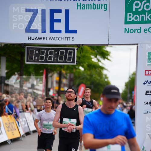 20.09.2026 - PSD Bank Halbmarathon LAZAROV Photography http://msf.ph/oto/10502946 20.09.2026 11:36:08 Ziel 1105, 1739, 1781, 2056, 2349, 2848, 3176, 4500 meine-sportfotos.de